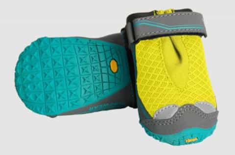 The Best Dog Boots for Winter: Protect Your Dog’s Paws from the Cold